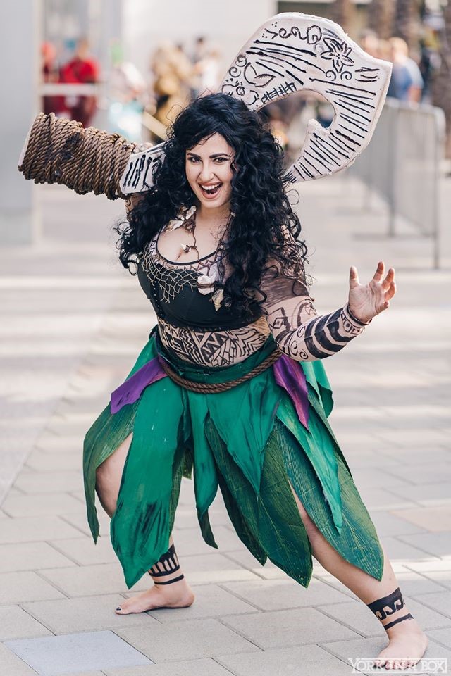woman cosplaying as maui from moana