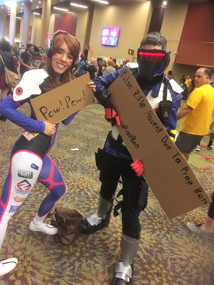 phoenix comicon cosplayers holding cardboard instead of weapons