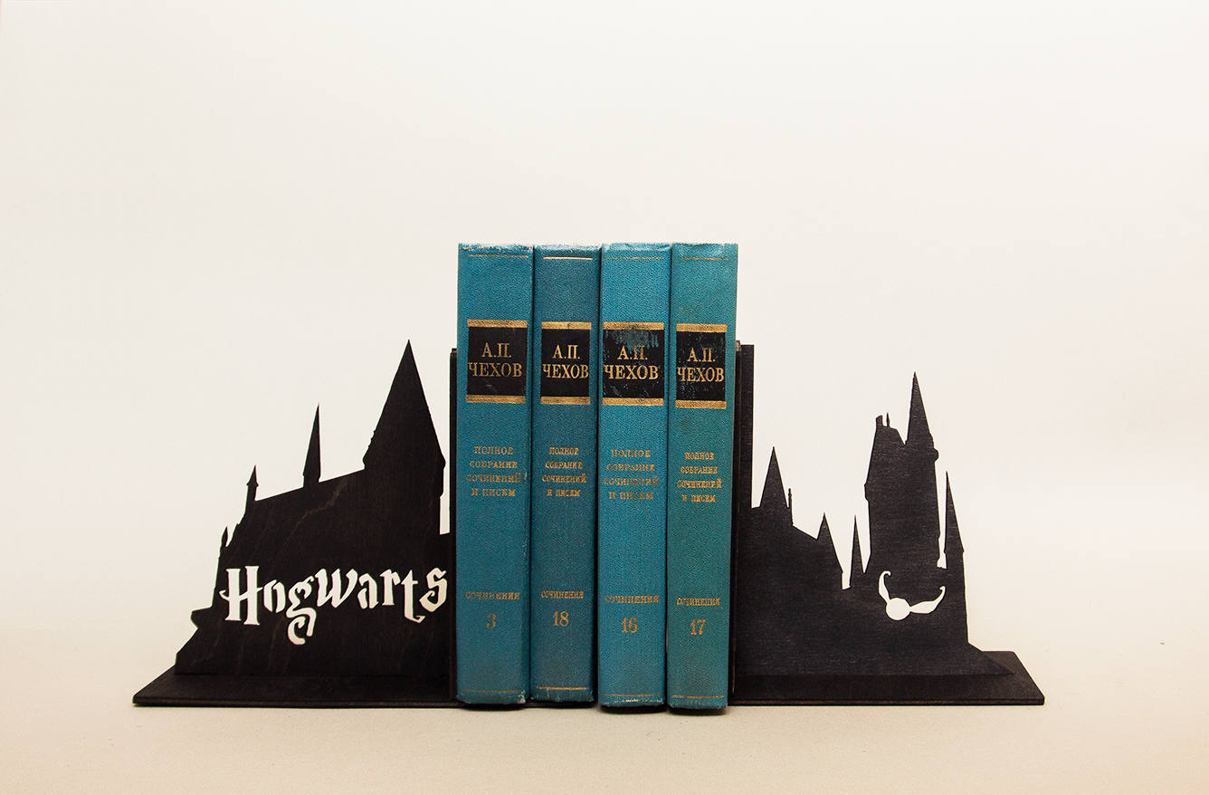 Harry Potter Hogwarts bookend 5 bookish accessories